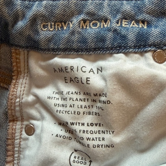 American Eagle Women’s Light Blue Distressed Jeans - Picture 7 of 8